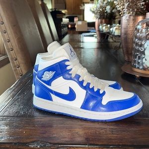 Air Jordan 1 Mid Kentucky Blue womens size 9